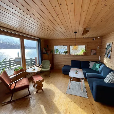 Cabin By The Fjord - Sauna - Midnight Sun Prázdninový dům *